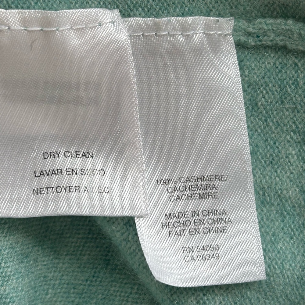 Jones New York 100% Cashmere seafoam green cowl neck sweater size L - Picture 6 of 6